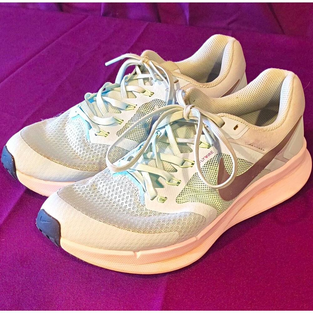 Nike Women's 8.5 Run Swift 3s Sneaker Light Blue/Gray/White DV7889-402